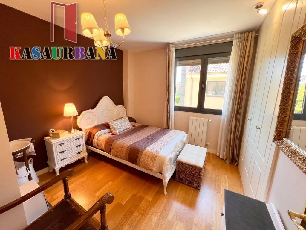 Magamistoad - Terraced House with Pool in Hospital