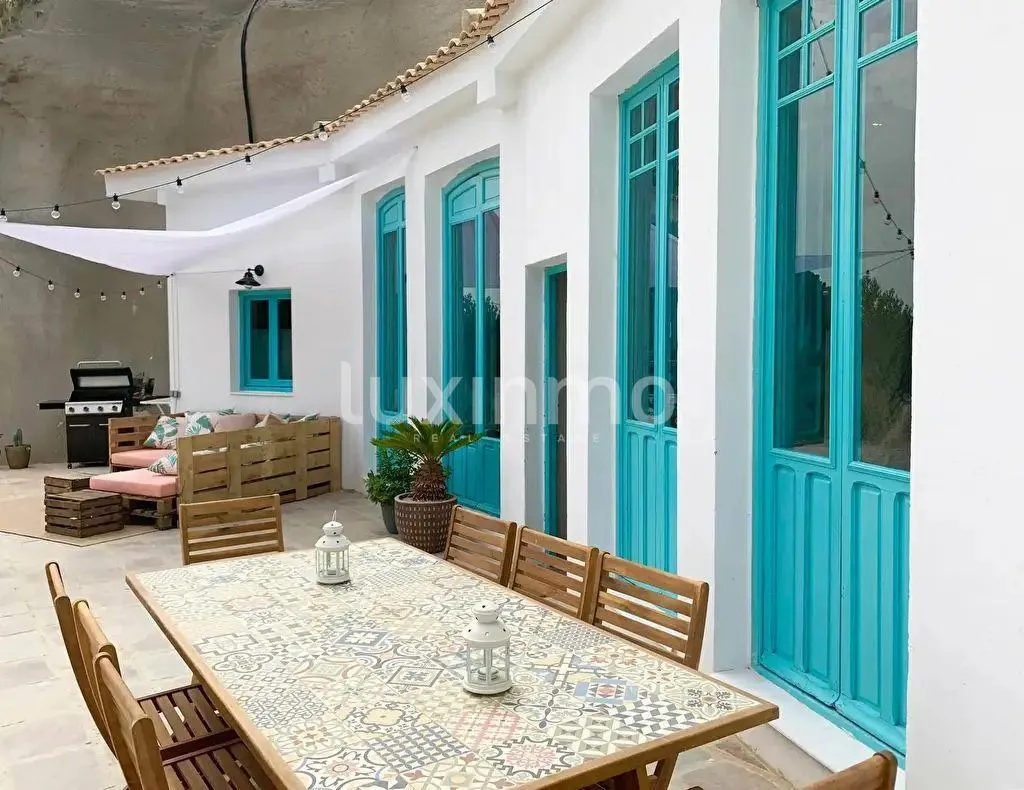 Jardin - Finca-Style House with Mountain Views in Jijona