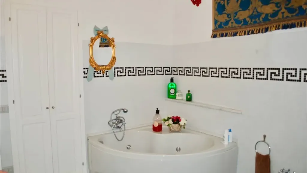 Salles de bain - Luxury Apartment with River View in Pontassieve