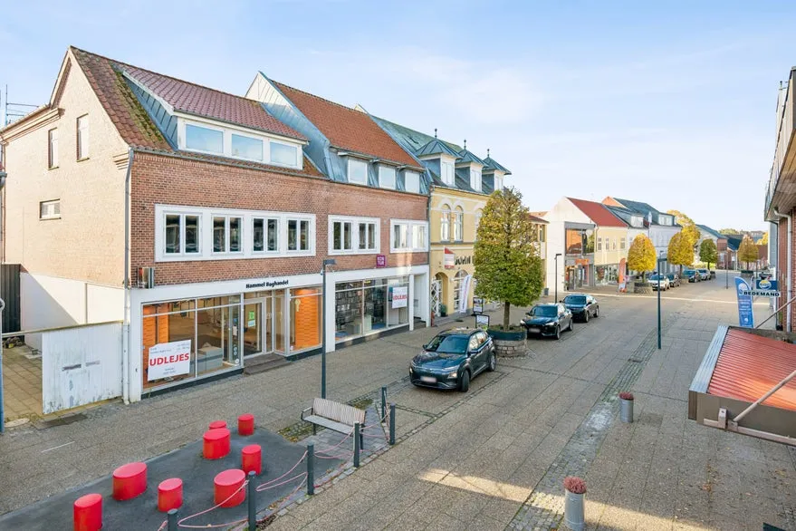 Extérieur - Retail Unit with Facade in Hammel Centre