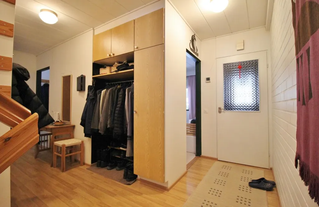 hallway_entrance