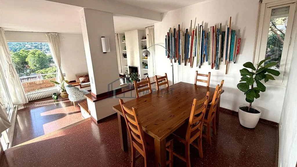 Söögituba - Chalet with Sea View in Cabrils