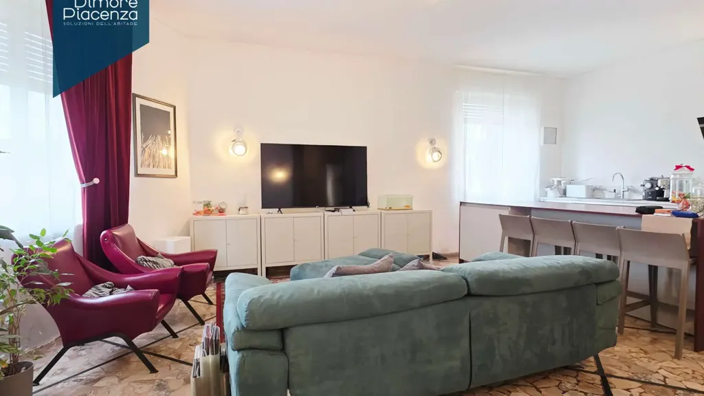 Séjour - Spacious Apartment with Balcony in Piacenza