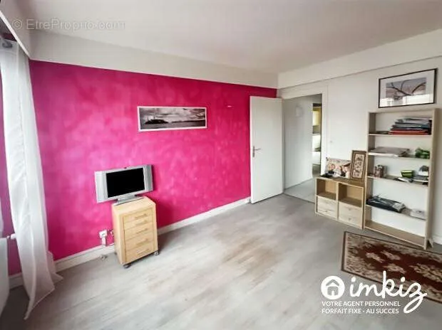 Bedrooms - T3 with Parking in Croix-Rousse, Lyon