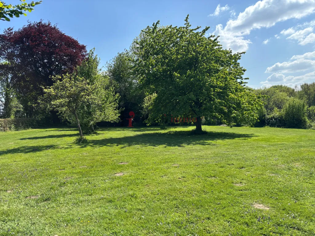 Aed - Longère with Pool near Courtomer