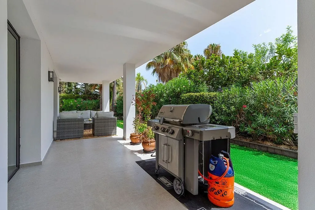 Terrasse - Luxury Villa with Pool in Nueva Andalucía