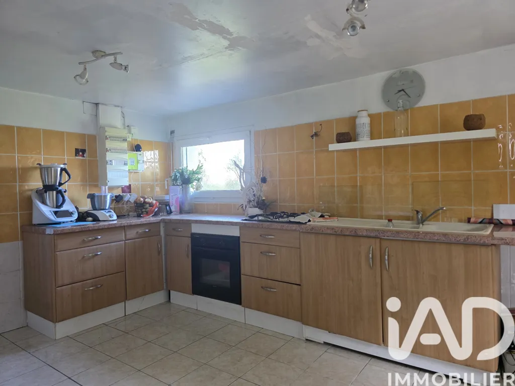 Kitchen - Spacious House with Garden in Plédéliac