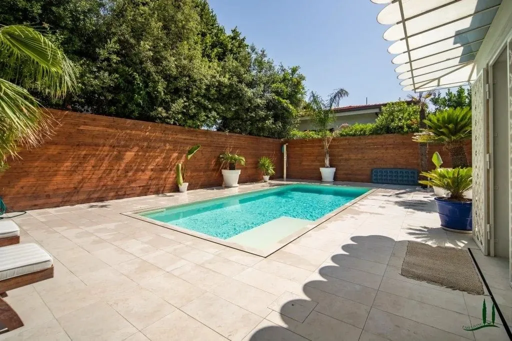 Pool - Luxury Villa with Pool in Pietrasanta
