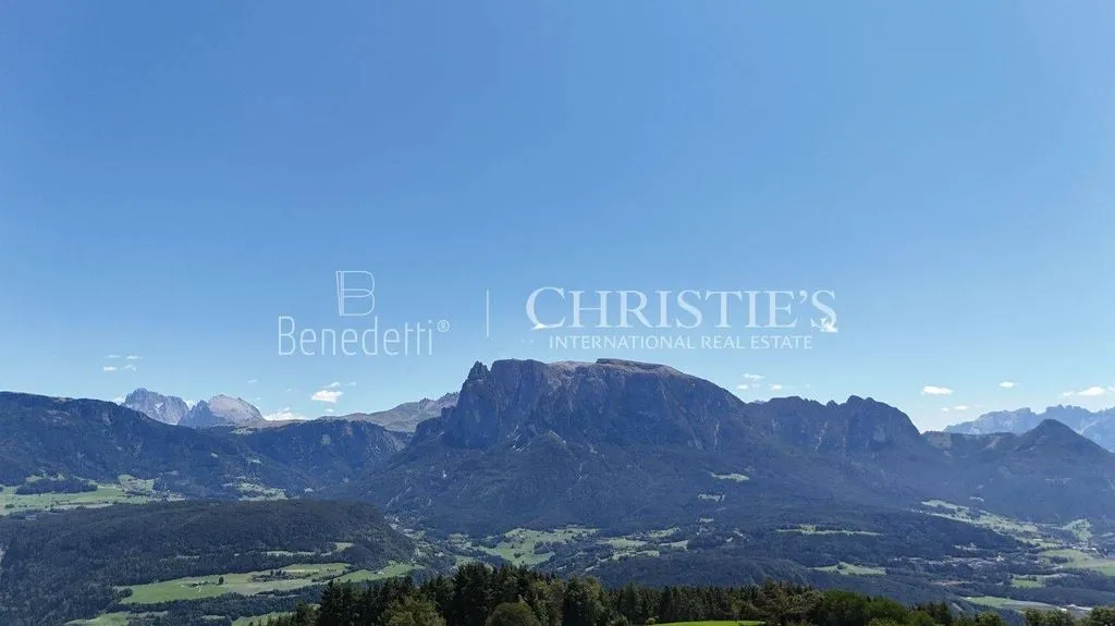 Luxury Duplex with Panoramic Views in Renon