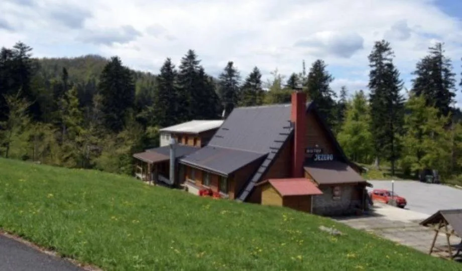 Extérieur - Hotel with Lakeside Setting in Lokve