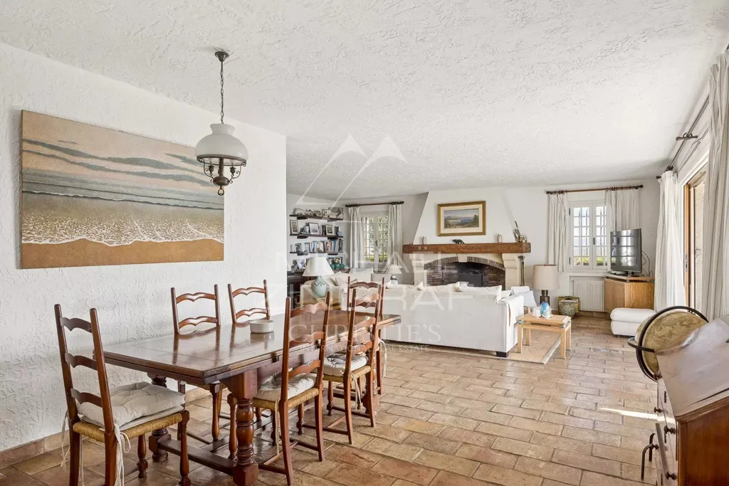 Dining Room - Provençal Villa with Panoramic Sea View near Cannes
