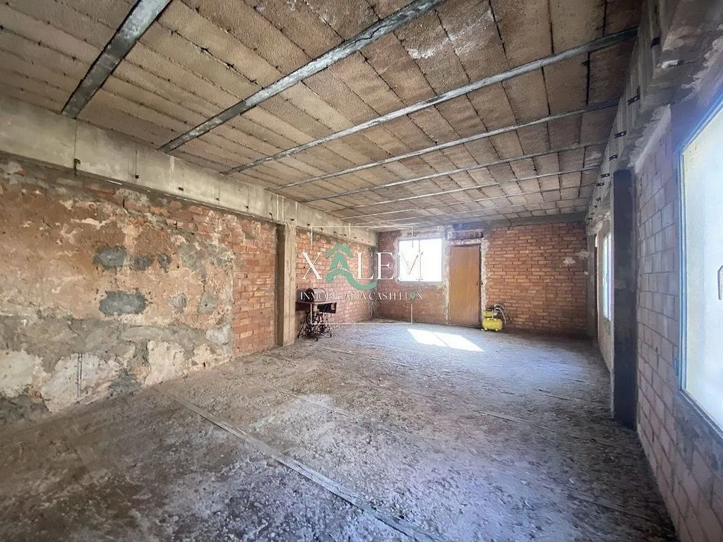Toad - Significant House with Terrace in Vila-real