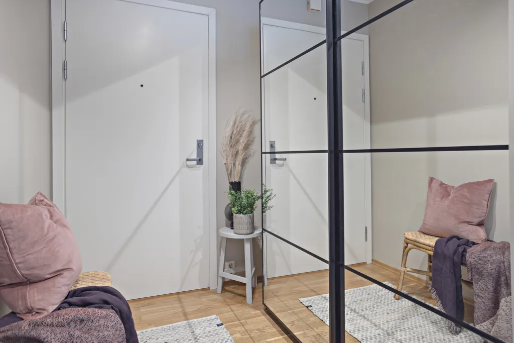 Esik - 4-Bedroom Apartment with Panoramic View in Solside