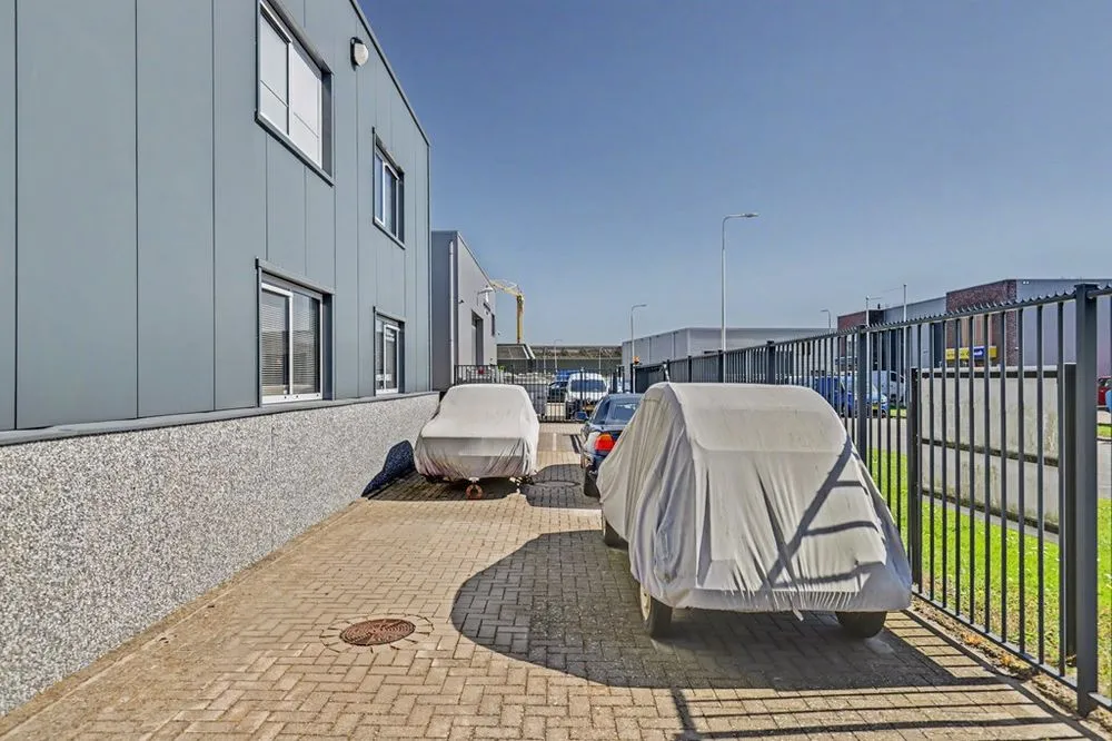 Välivaade - Commercial Unit with Secure Outdoor Space in Strijen