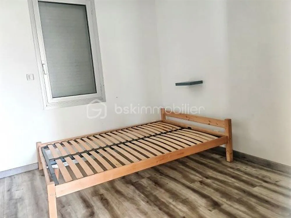 Chambres - Maison à Fort Potentiel avec Balcon à Saint-Geniès-de-Malgoirès
