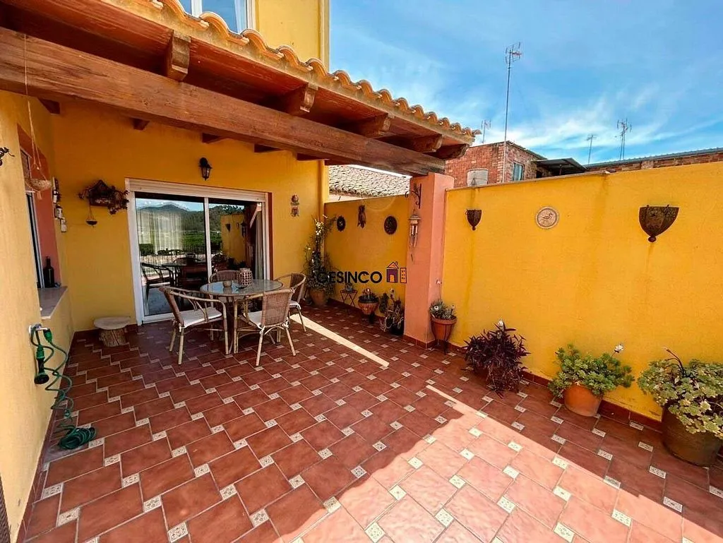 Terrasse - Duplex with Terrace and Balcony in Manuel