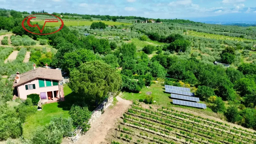 Õhuvaade - Rustic Villa with Panoramic Views in Montevarchi
