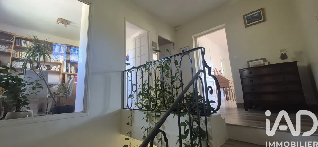 Pièces - Maison Rénovée avec Piscine au Crès