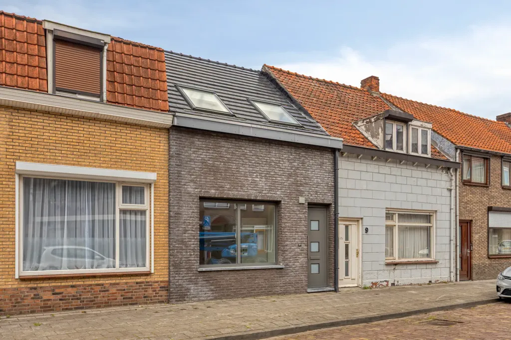 Välivaade - Renovated Semi-detached House in Sas van Gent