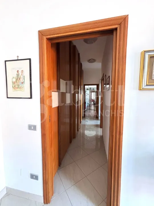 Entrée - Apartment with Balconies in Central Naples