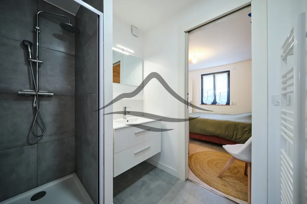 Salles de bain - T3 Duplex Inversé avec Terrasse à La Motte-Servolex