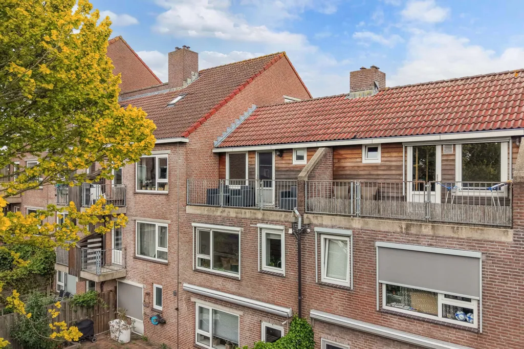 Extérieur - Maisonnette with Balcony near Huizen Harbour