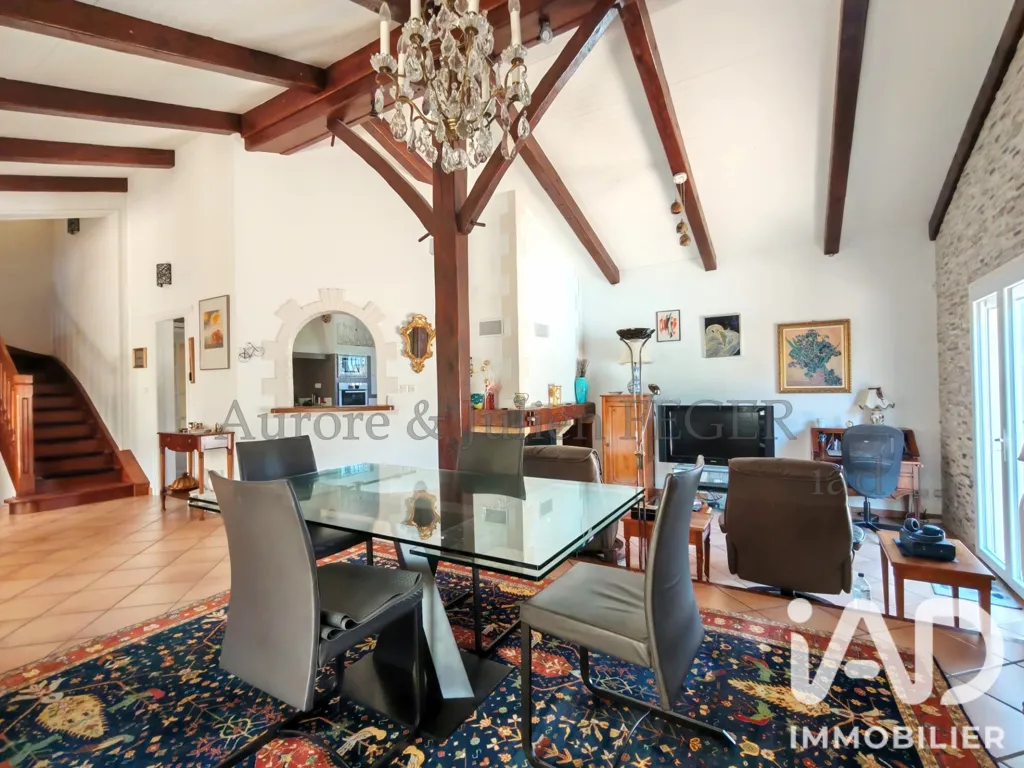 Sala da pranzo - Characterful Villa with Pool in Trouillas