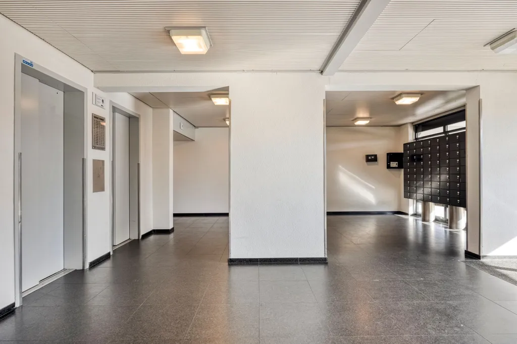 hallway_entrance
