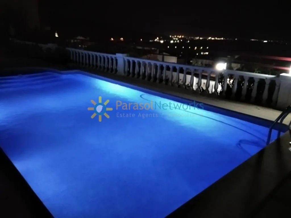 Bassein - Detached Villa with Pool in Ador
