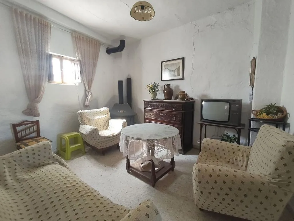 Elutuba - Pair-Linked House with Garden in Gor