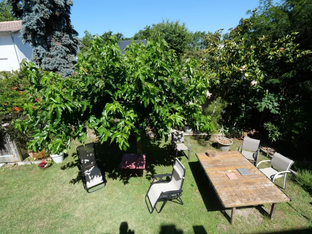 Giardino - 6-Piece Villa with Garden in Royan