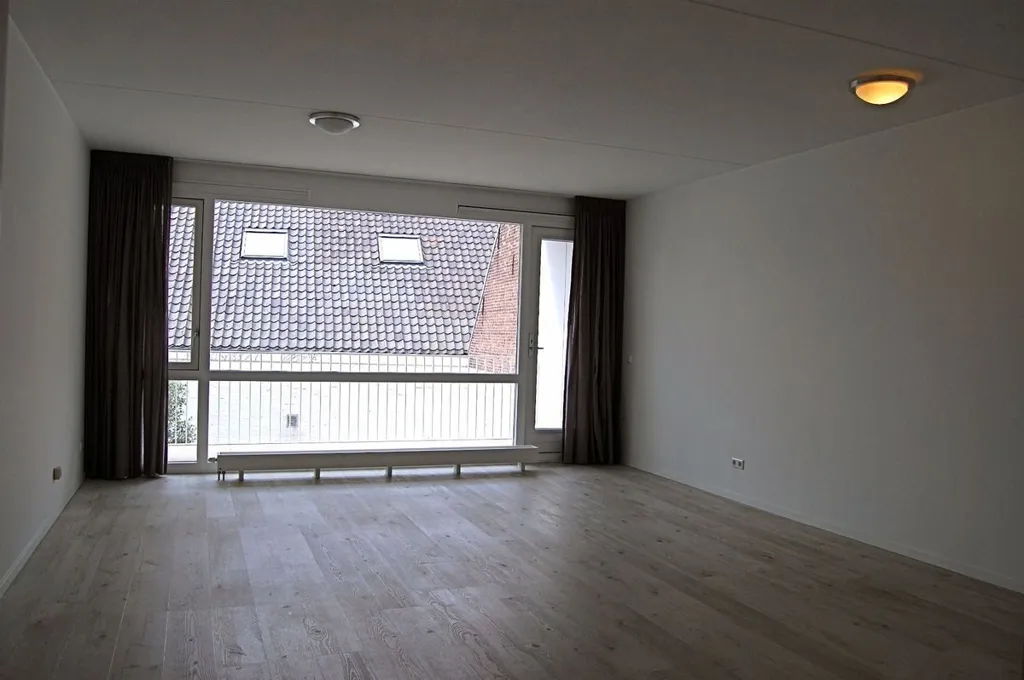 Pièces - Modern Apartment with Balcony in Breda Centre