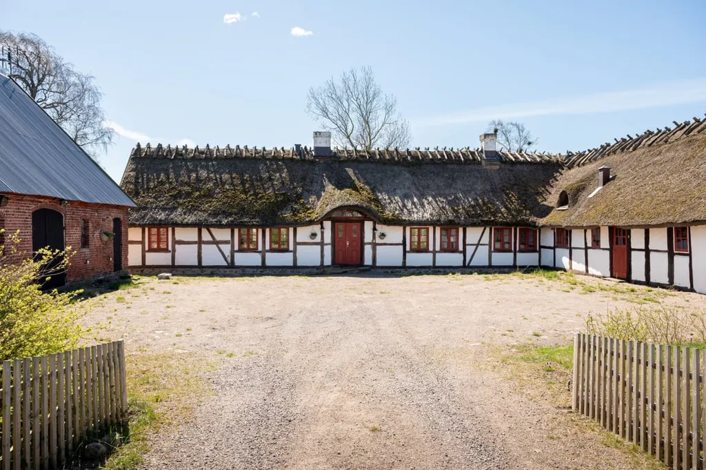 Välivaade - Historic Cross-Vaulted Farmhouse with Restaurant in Halland