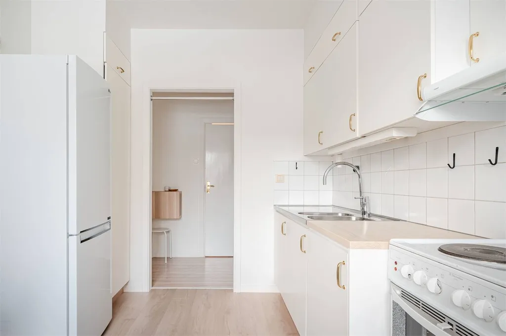 Köök - Apartment with West-Facing Balcony in Sandviken