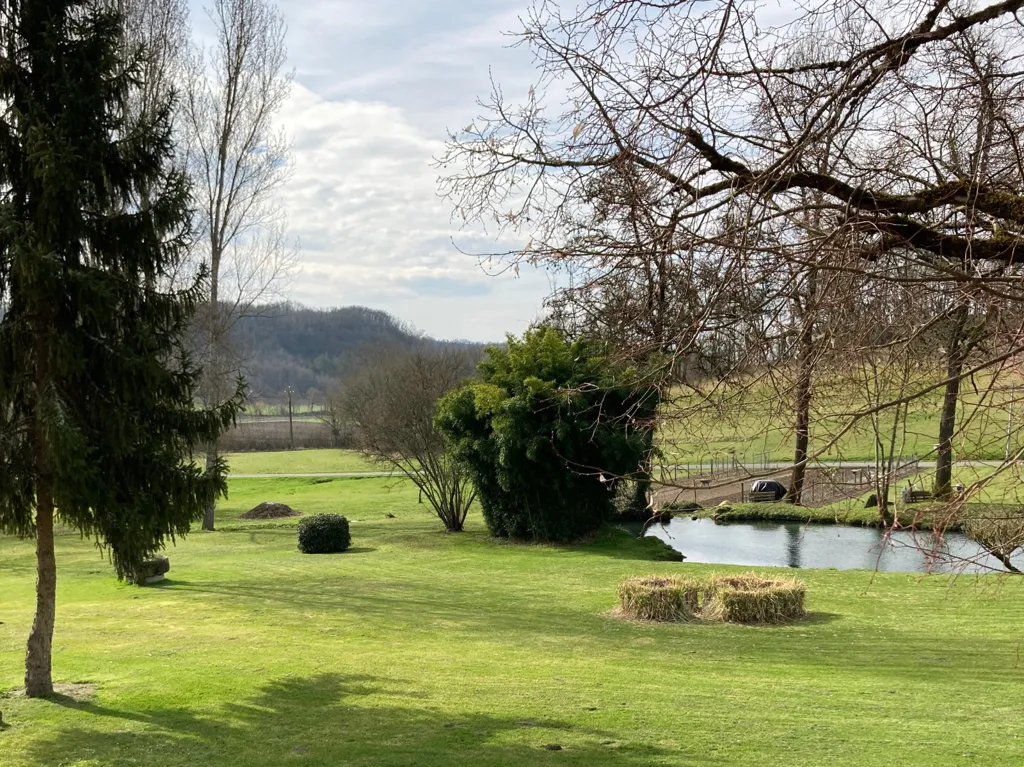 Jardin - Propriété Rurale avec 3 Maisons et Atelier à Montcuq