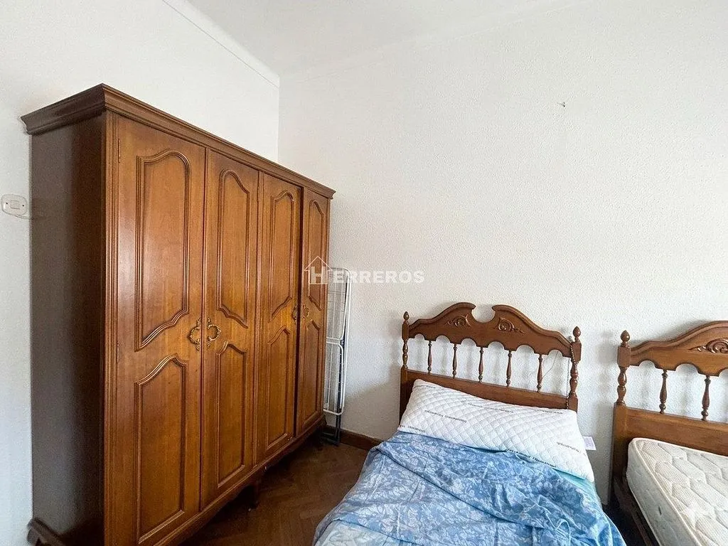 Magamistoad - Apartment for Renovation with East View in Logroño Centre