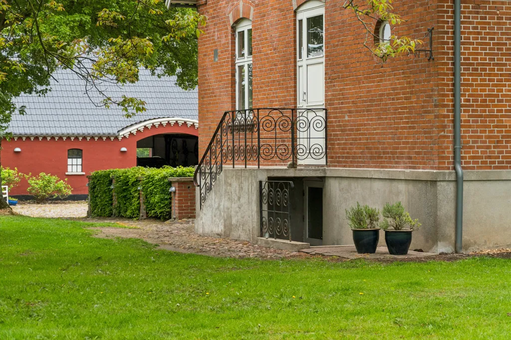 Aed - Classic Farmhouse with Stable in Kosterslev