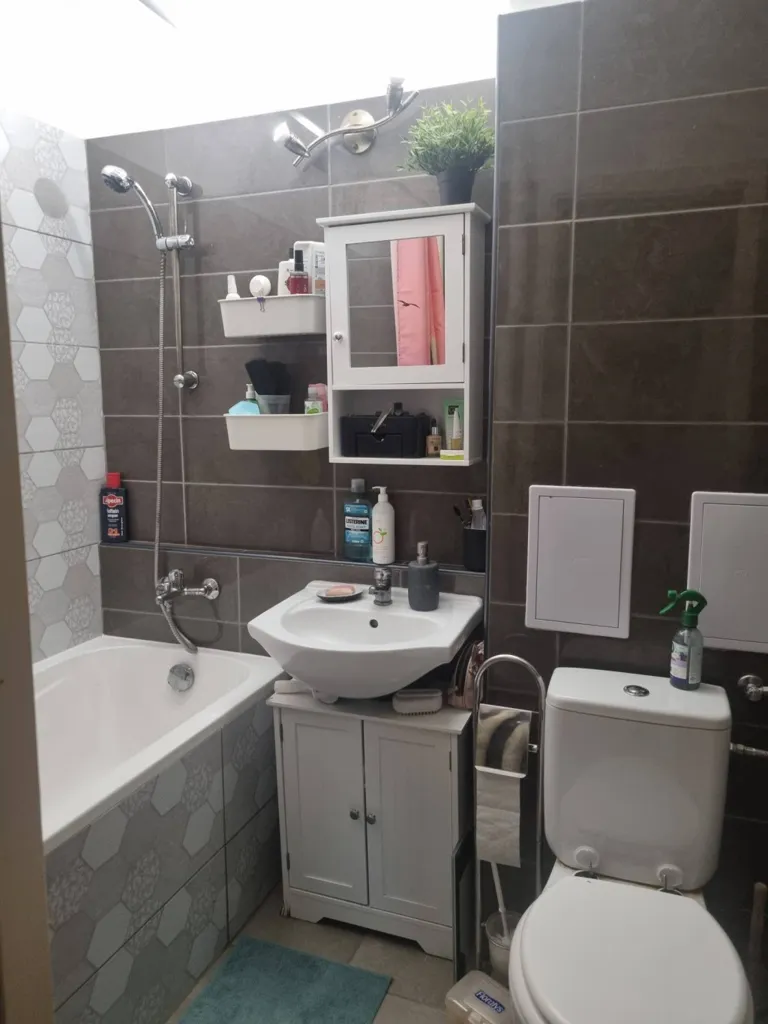 Bagni - Apartment with Garden View in Budapest 14th District