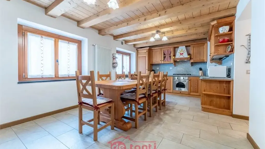 Söögituba - Rustic Villa with Fireplace in San Giacomo Filippo