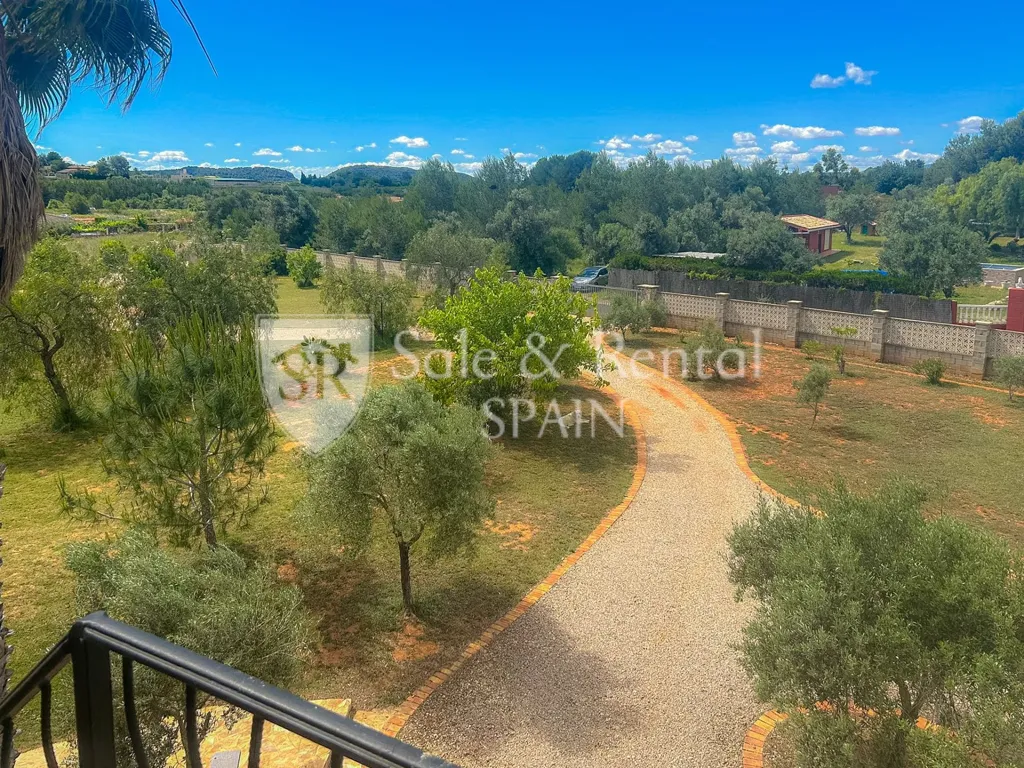 Giardino - Chalet with Pool and Terrace in Montserrat