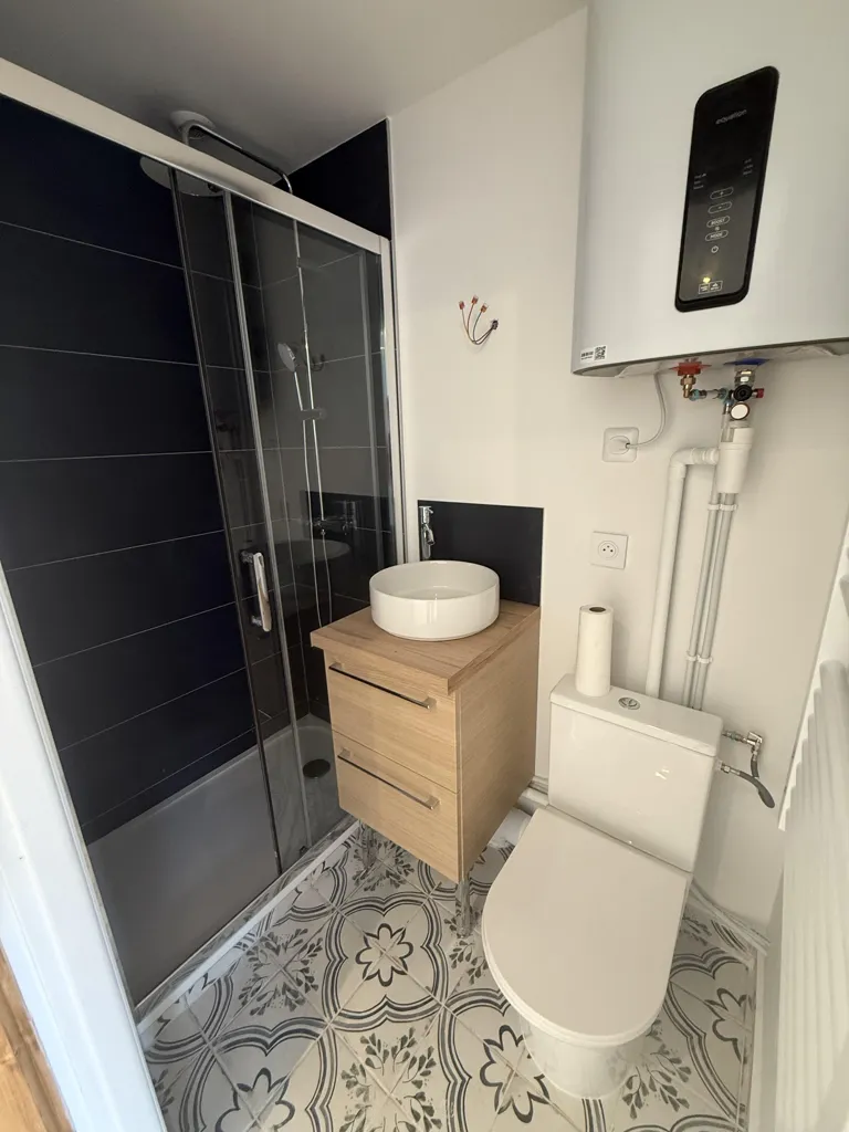 Salles de bain - Studio Rénové avec Terrasse à Darnétal