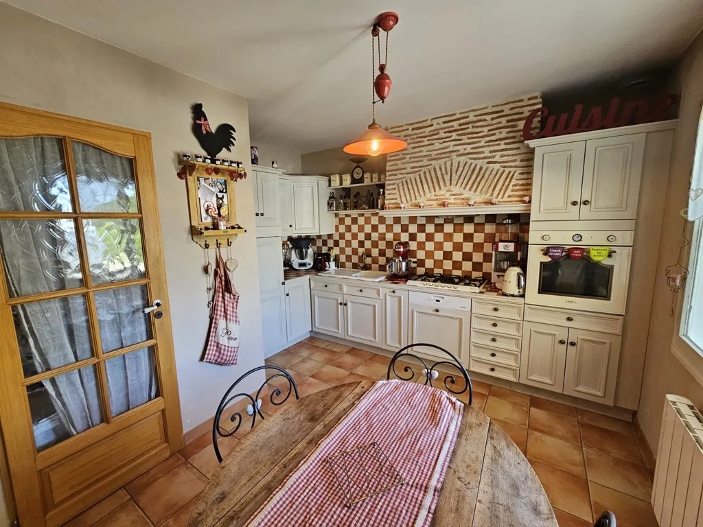 Kitchen - Renovated House with Pool near Pont de Veyle