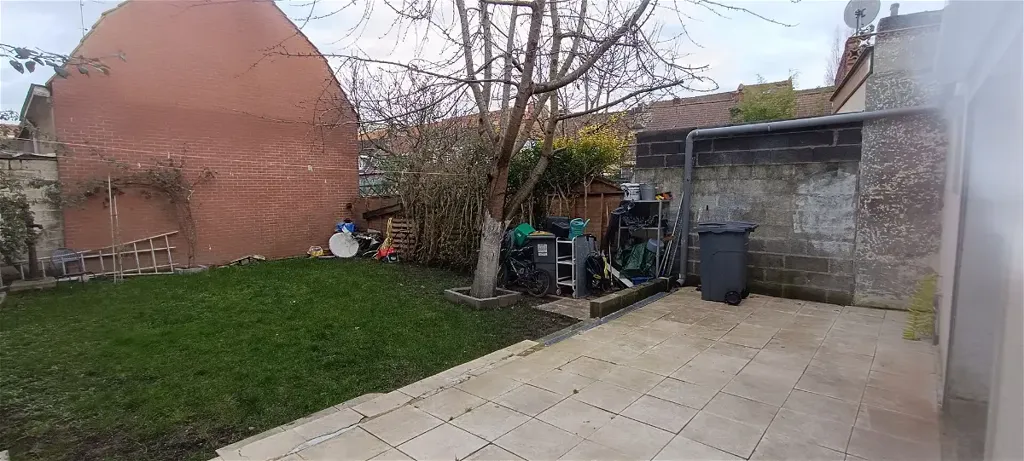 Jardin - Maison Rénovée avec Jardin à Roubaisienne