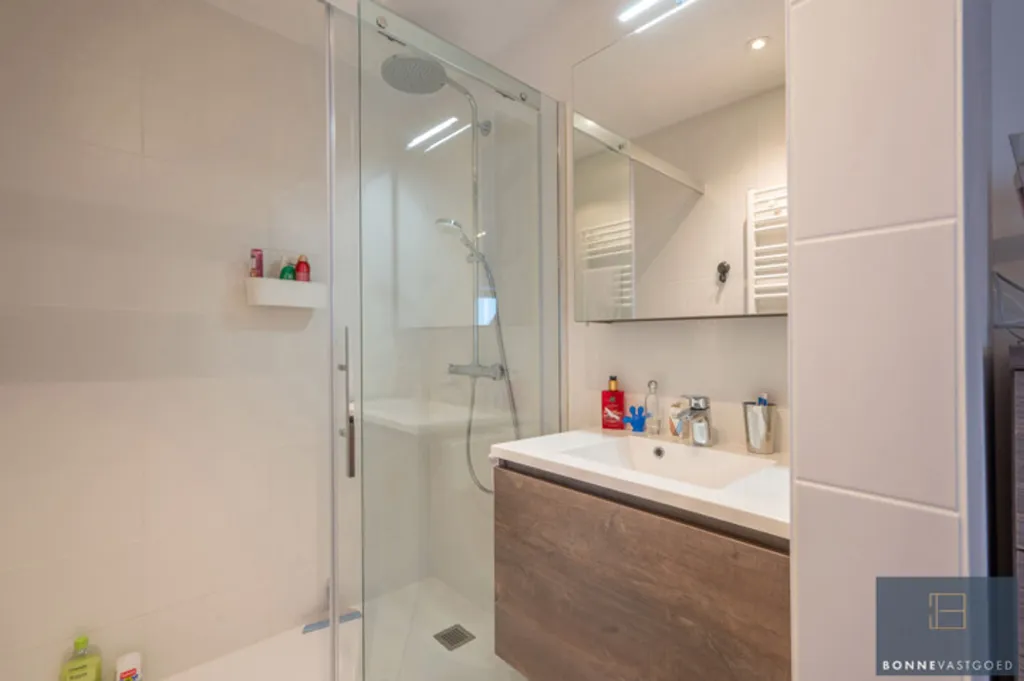 Vannitoad - Duplex Apartment with Terrace in Sijsele