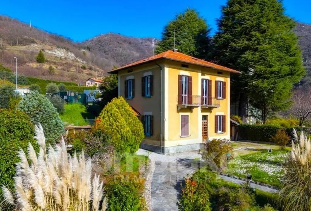 Välivaade - Classic Villa with Garden in Cernobbio