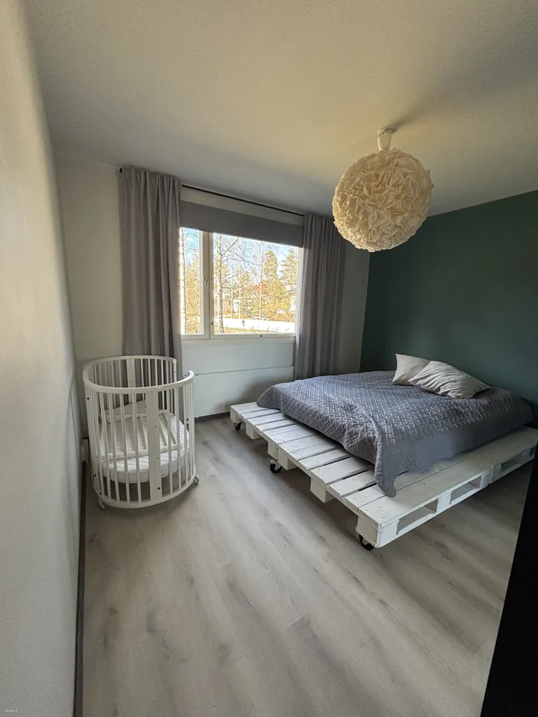 Magamistoad - Spacious Apartment with Balcony in Martinlaakso