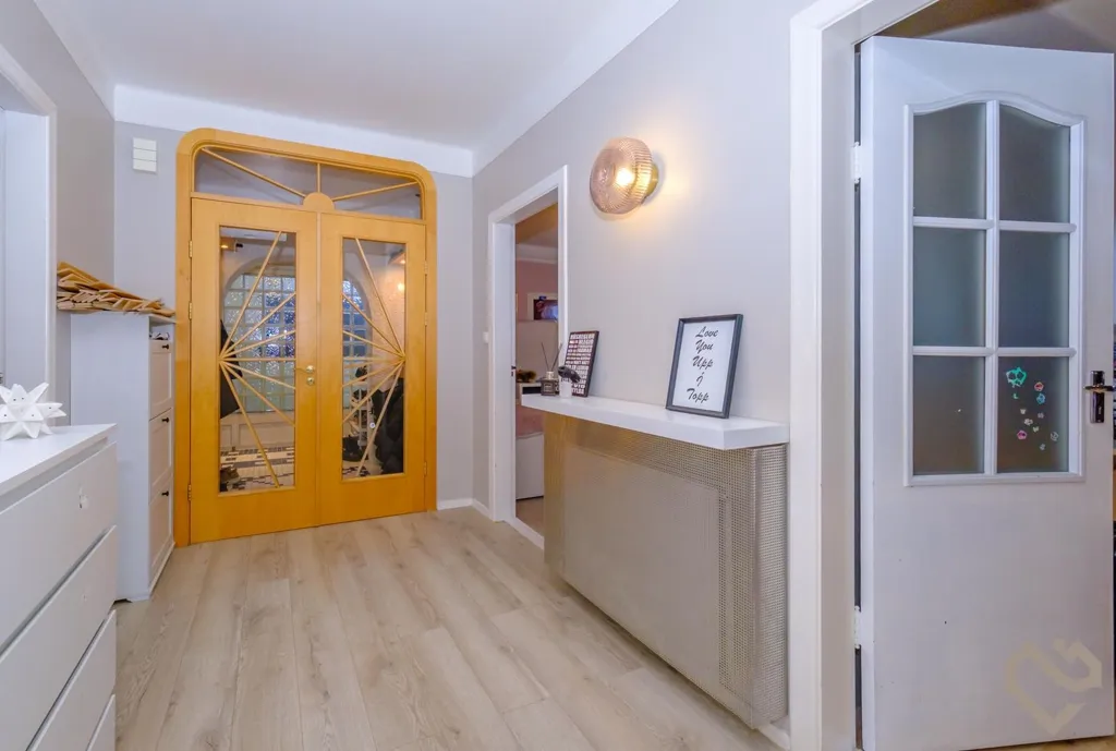 Ingresso - Three-Storey House with Unique View in Vestmannaeyjar