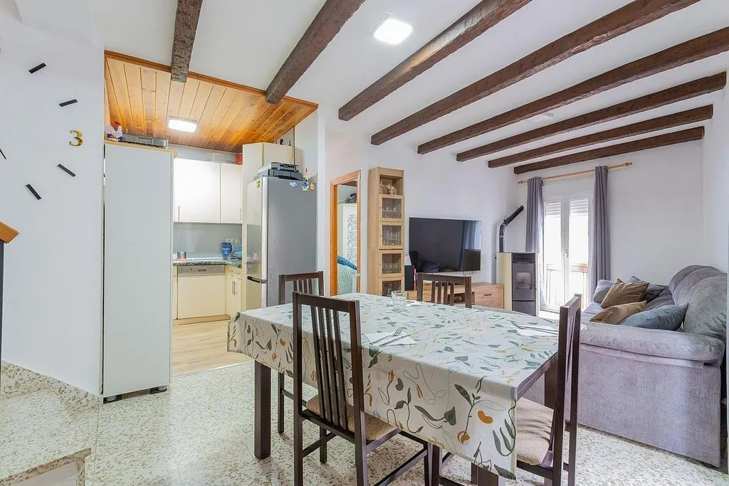 Salle à manger - Three-Bedroom House with Terrace in Ítrabo