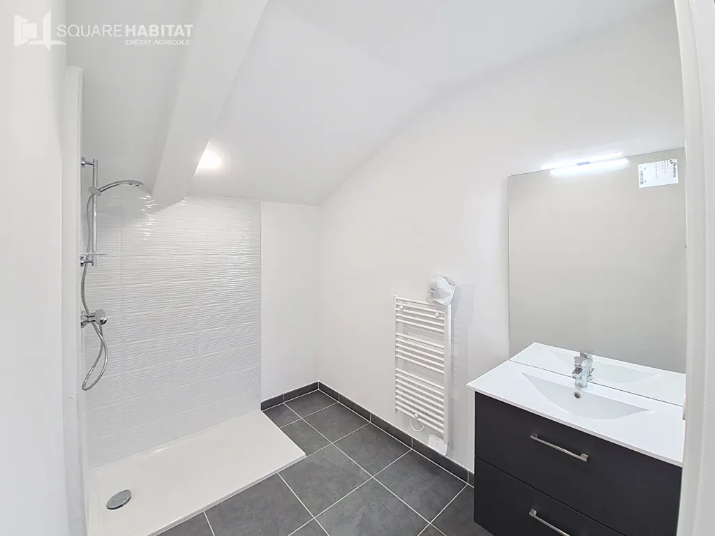 Vannitoad - 3-Bed Apartment with Terrace in Le Palais