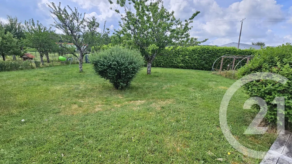 Jardin - Maison avec Piscine à Mamirolle
